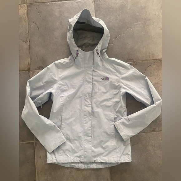 North Face Women's DRYVENT packable Rain Jacket small